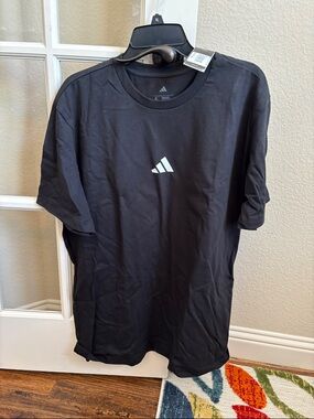 adidas Men’s Basketball Graphic Tee
